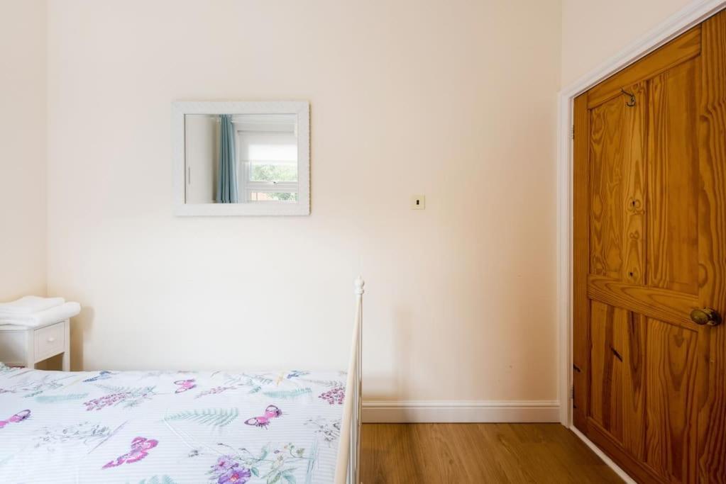 Bikki Apartments - 2 Bedroom Harrow Exterior photo